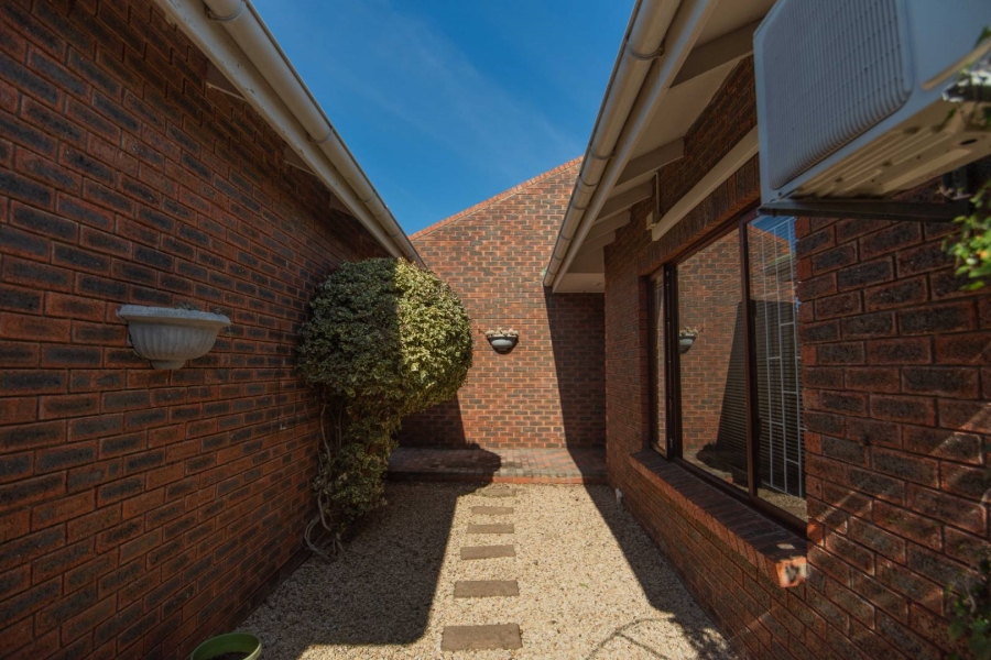 3 Bedroom Property for Sale in Summerstrand Eastern Cape